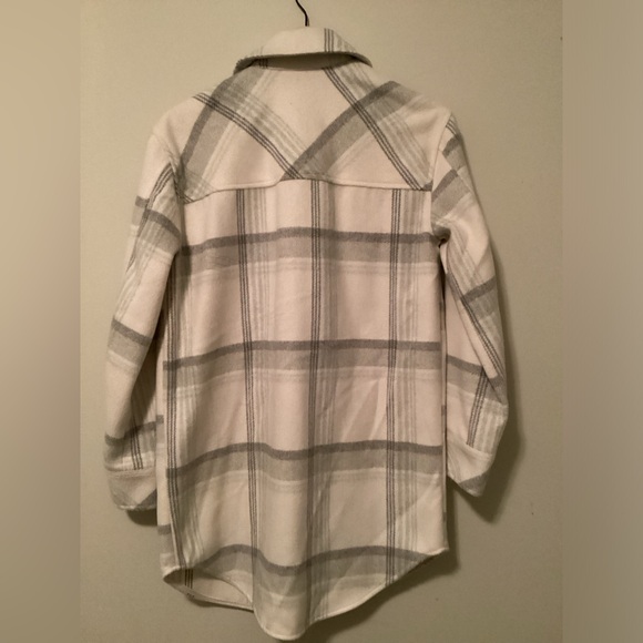 🔺SOLD🔺Gentle Fawn Shacket - Picture 5 of 14